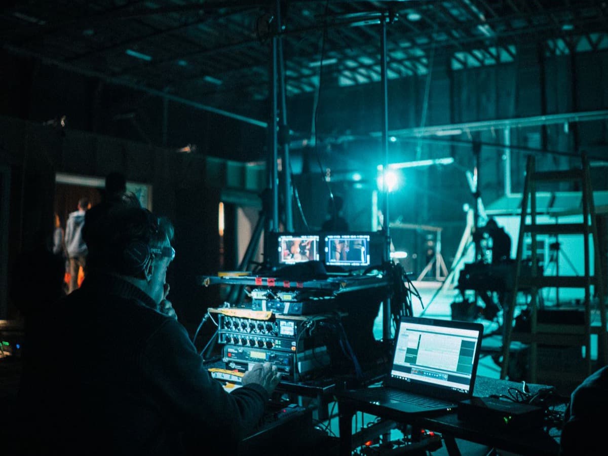 Une journée de tournage, des mois de contenu